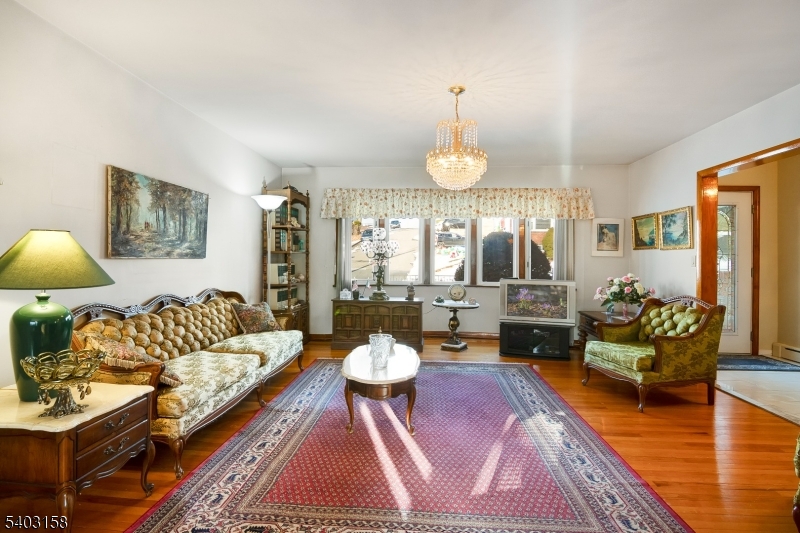 30 Woodrow Ave