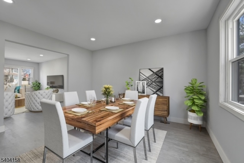 384 W PALISADE AVE