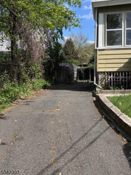 1 Reid Ave