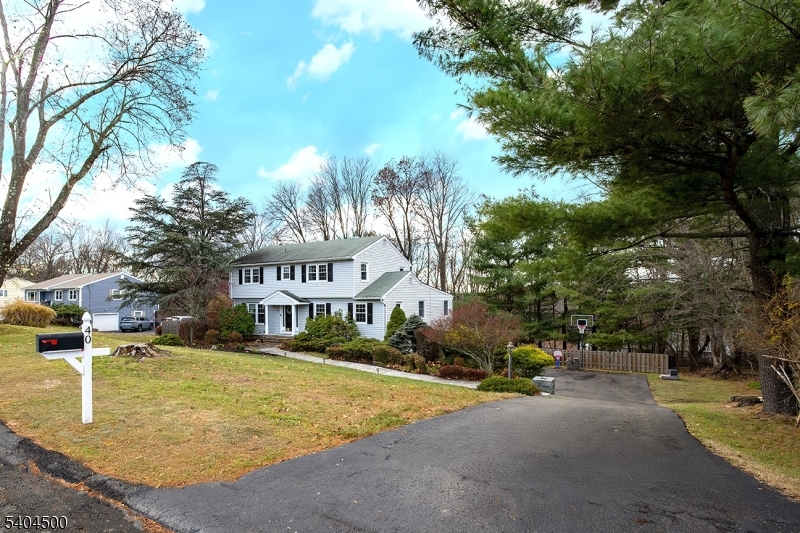 40 Westgate Dr