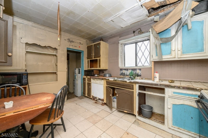 368 Thomas St
