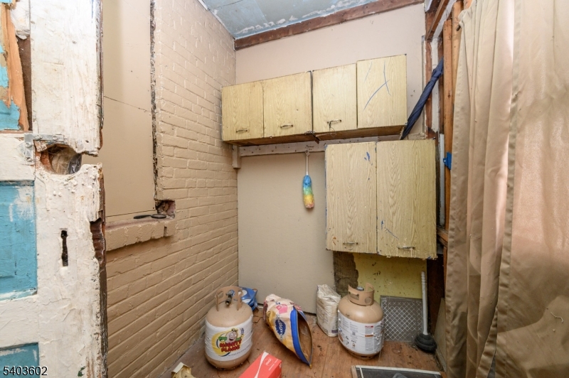 368 Thomas St