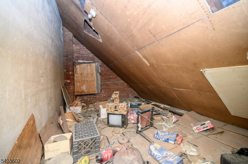 368 Thomas St