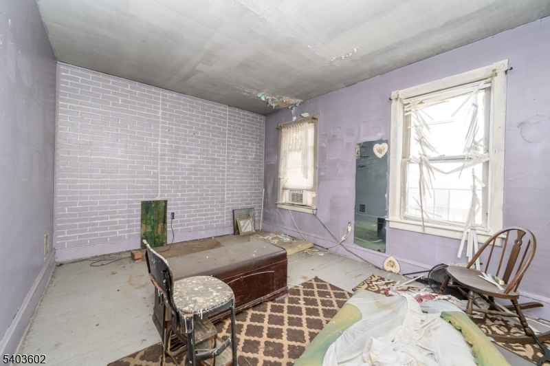 368 Thomas St