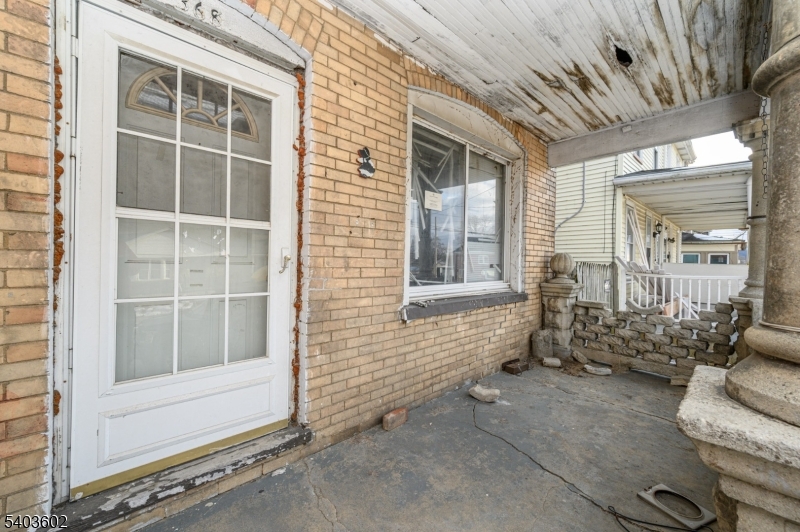 368 Thomas St