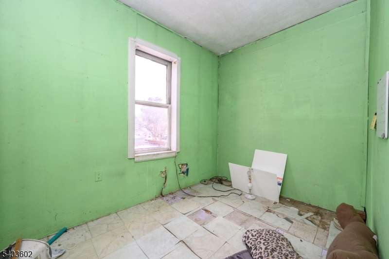 368 Thomas St