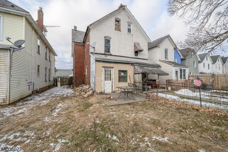 368 Thomas St