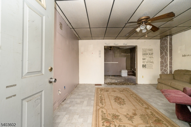 368 Thomas St