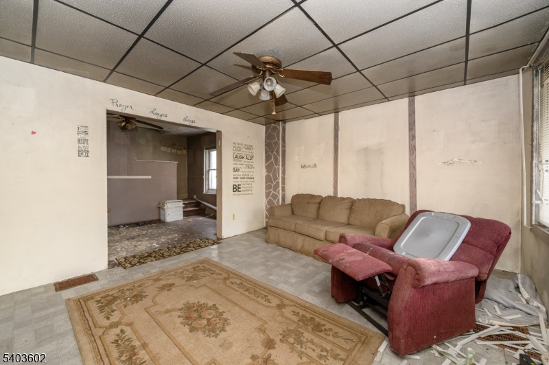 368 Thomas St