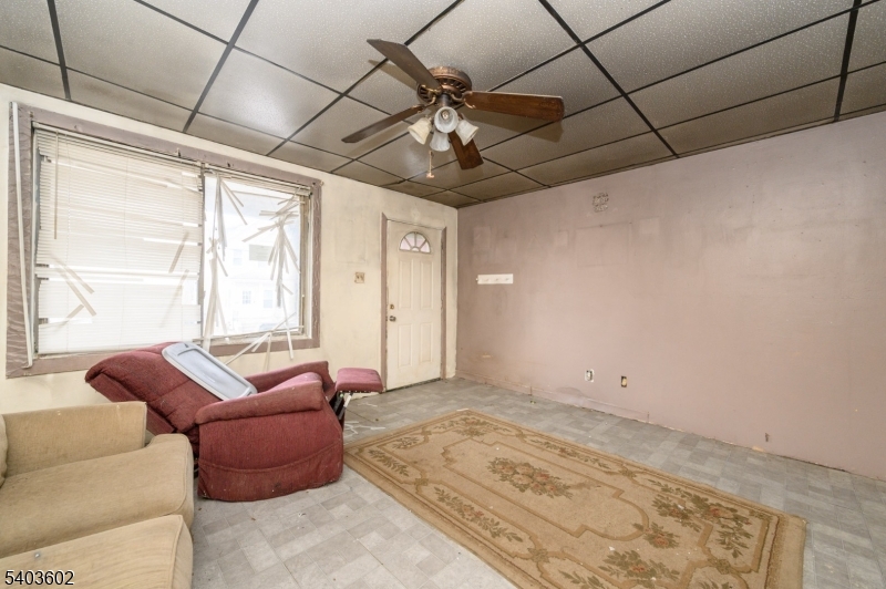 368 Thomas St