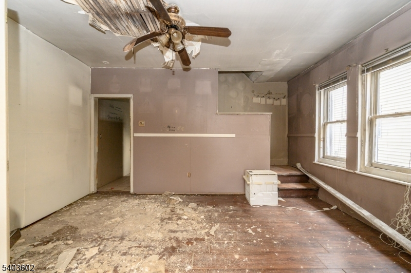 368 Thomas St