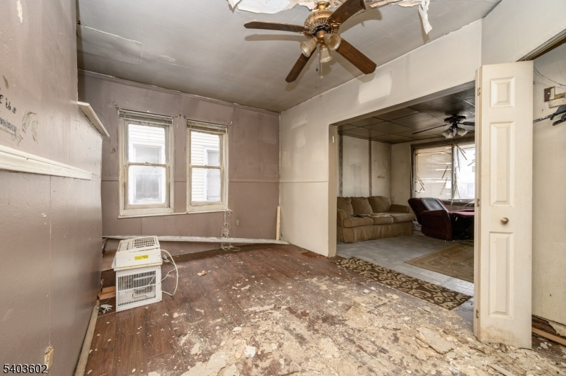 368 Thomas St