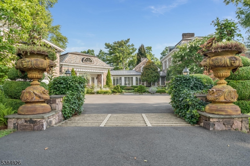 312 Hamden Rd