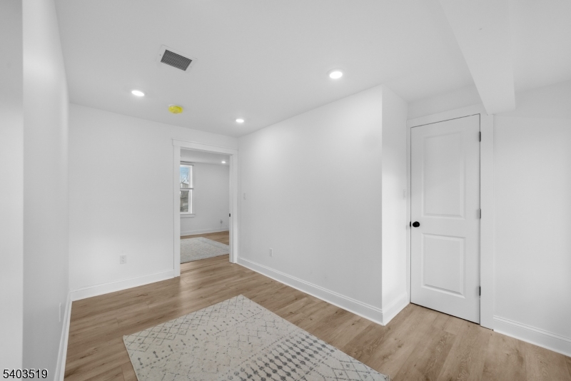 15 W Main St