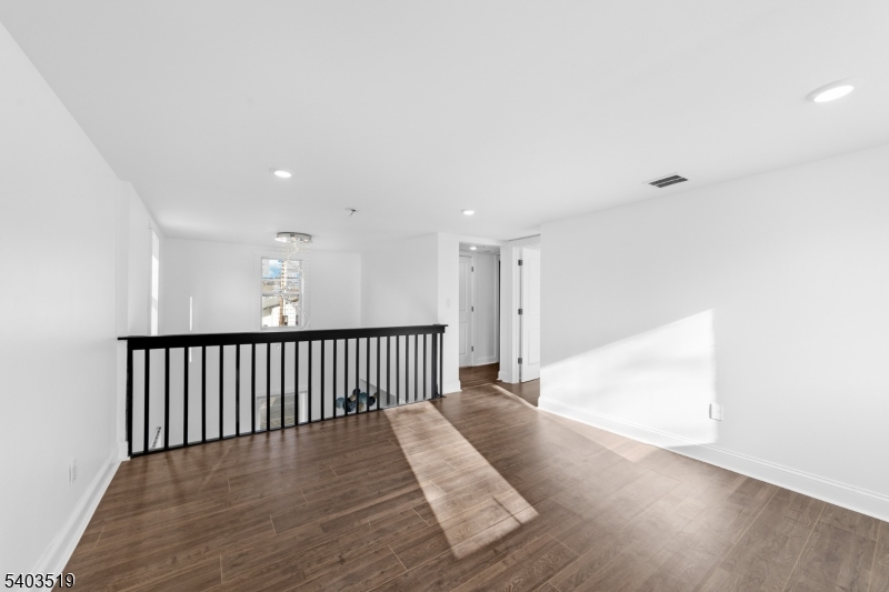 15 W Main St