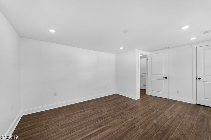 15 W Main St