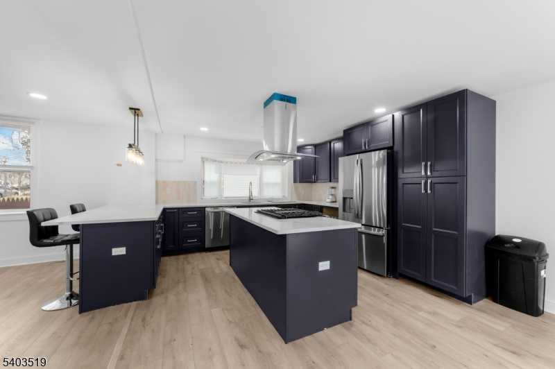 15 W Main St