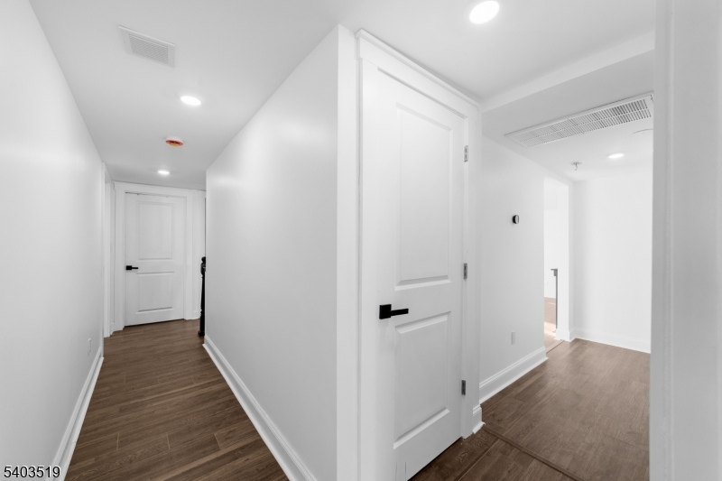 15 W Main St