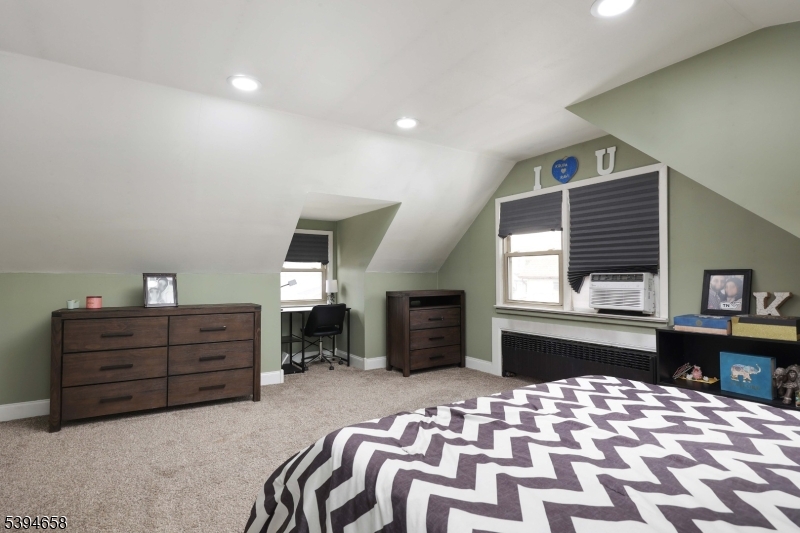 825 Dennis Pl