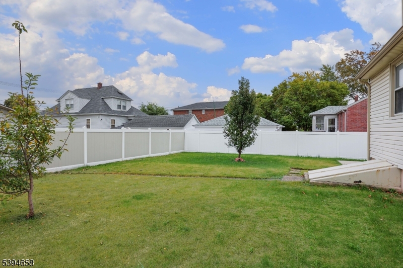 825 Dennis Pl