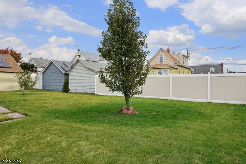 825 Dennis Pl