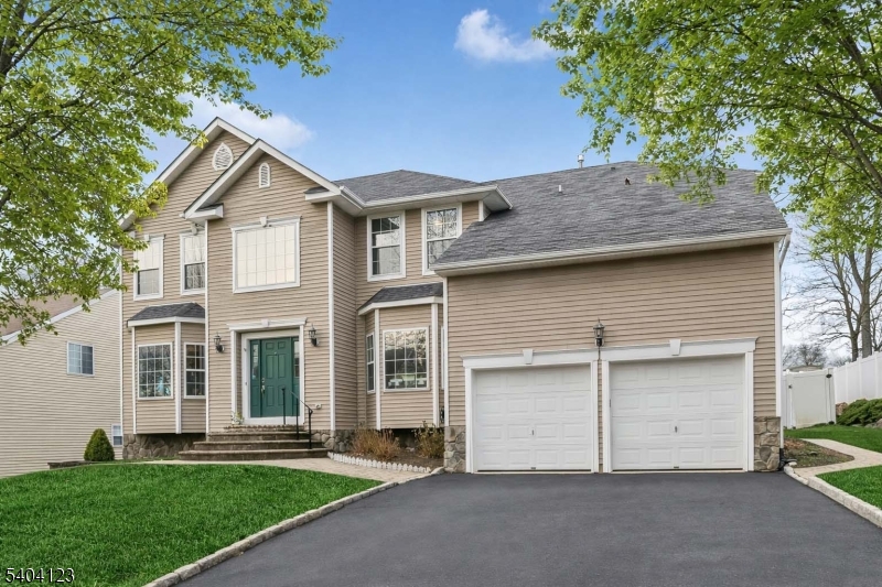 7 WINDING RIDGE ROAD