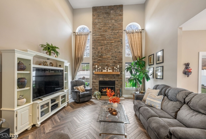 7 WINDING RIDGE ROAD