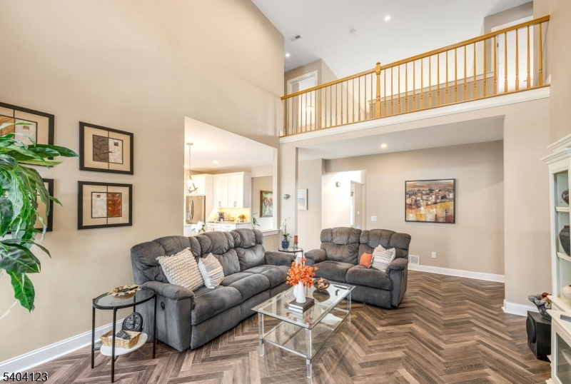 7 WINDING RIDGE ROAD