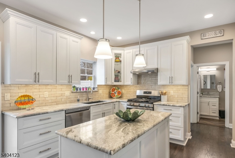 7 WINDING RIDGE ROAD