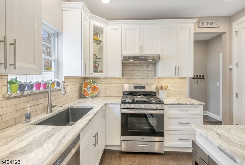 7 WINDING RIDGE ROAD