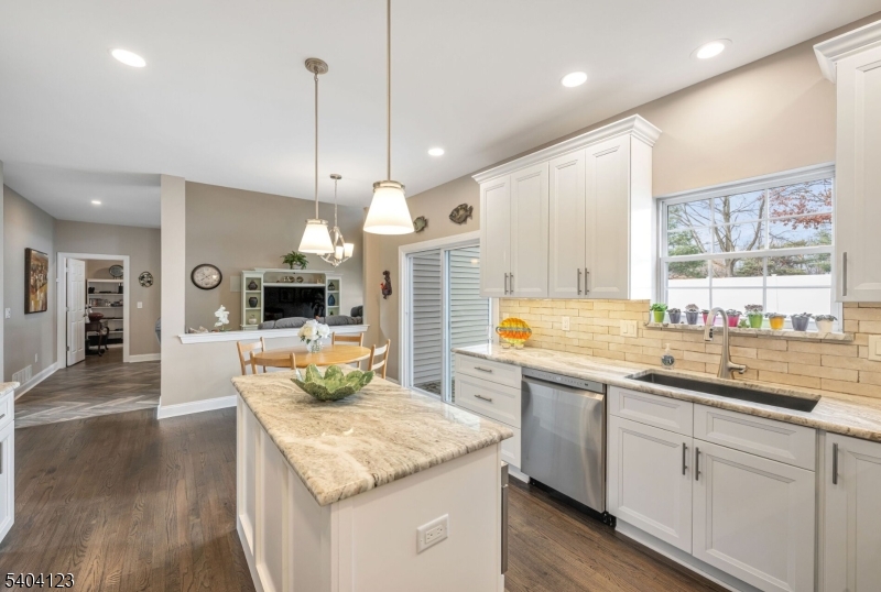 7 WINDING RIDGE ROAD