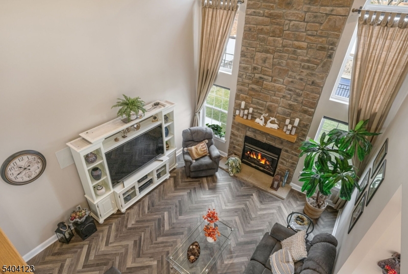 7 WINDING RIDGE ROAD