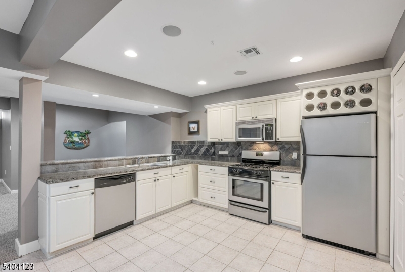 7 WINDING RIDGE ROAD