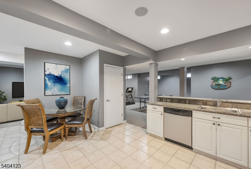 7 WINDING RIDGE ROAD