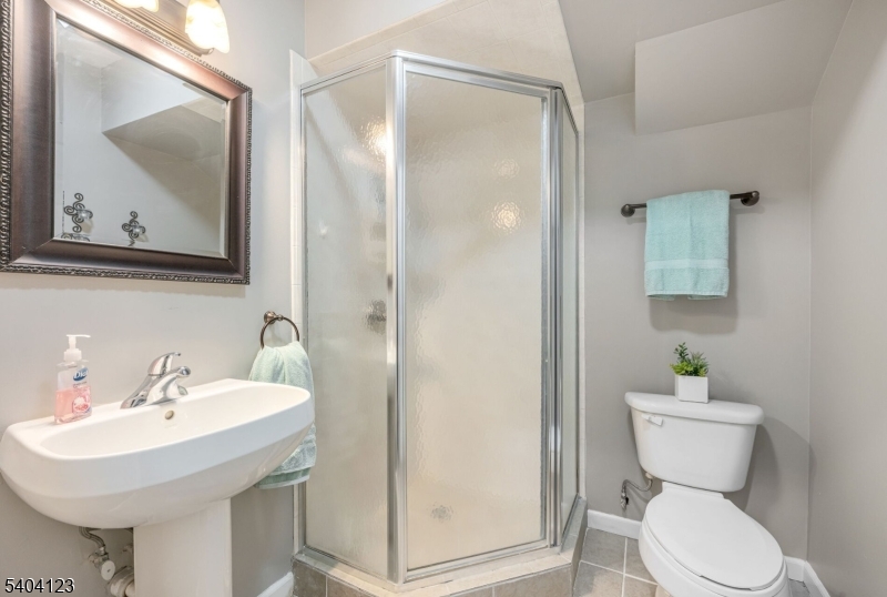 7 WINDING RIDGE ROAD