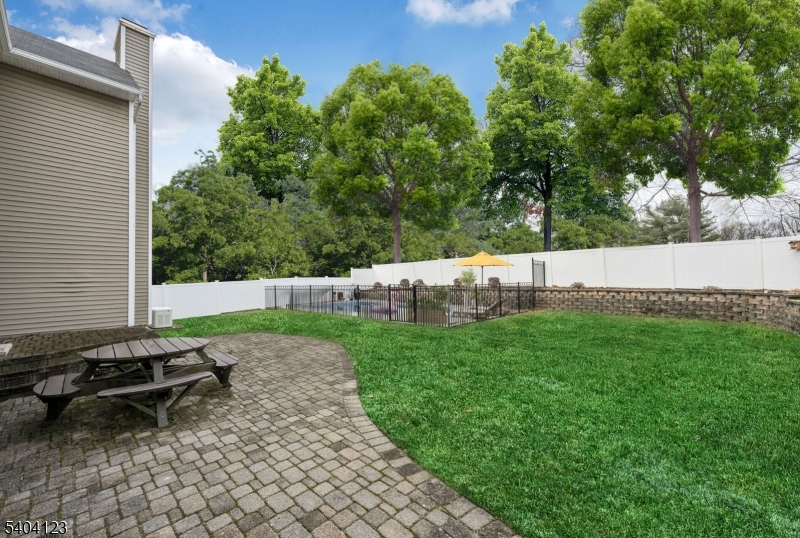 7 WINDING RIDGE ROAD