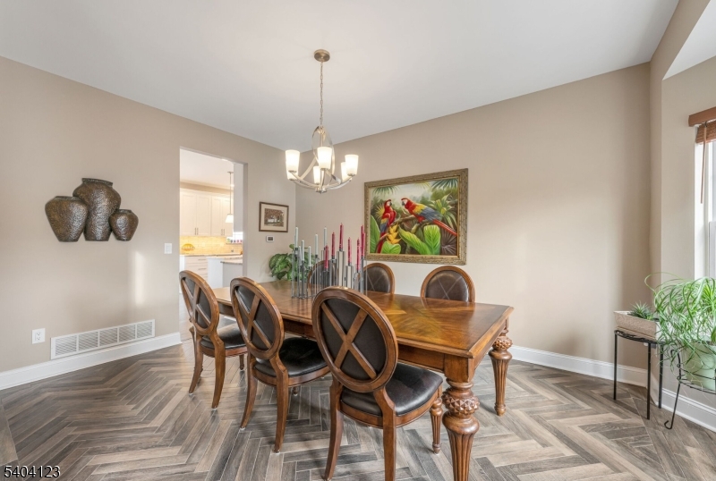 7 WINDING RIDGE ROAD