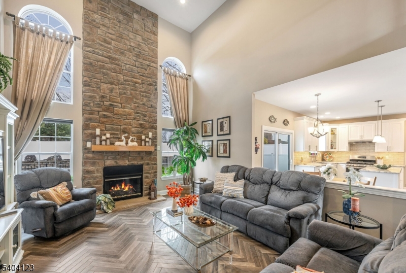 7 WINDING RIDGE ROAD