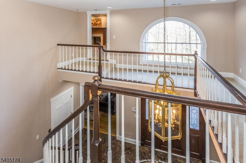 7 Beacon Hill Dr
