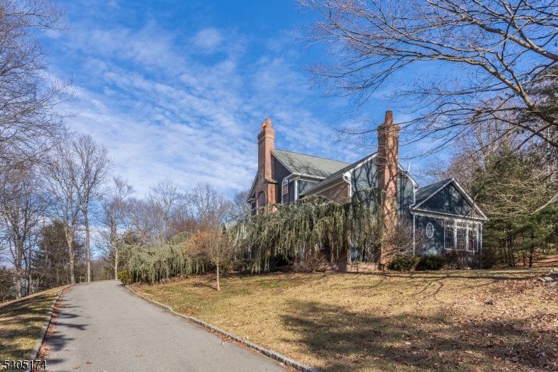 7 Beacon Hill Dr