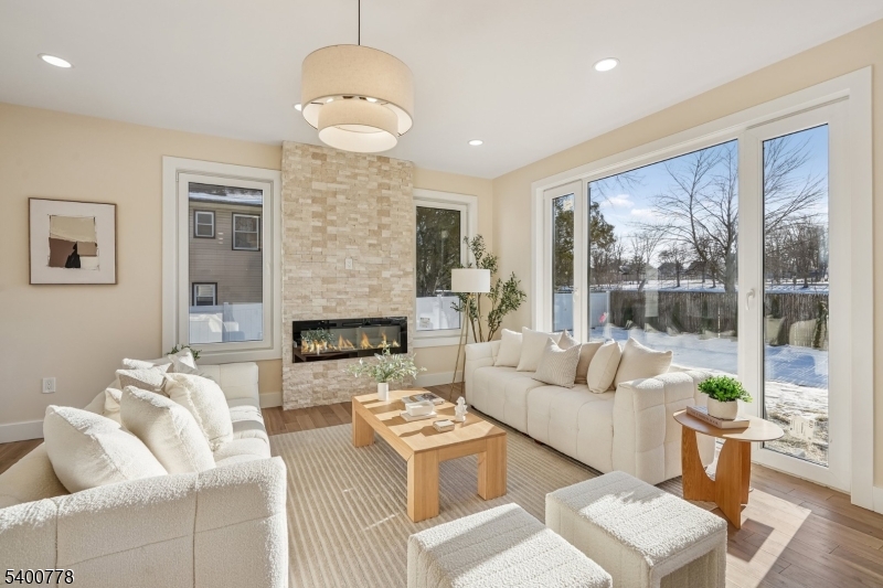 207 N SCOTCH PLAINS AVE