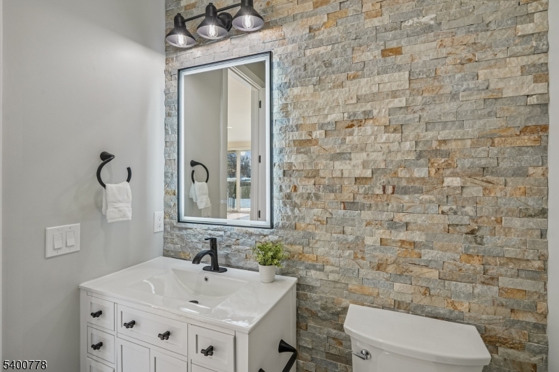 207 N SCOTCH PLAINS AVE