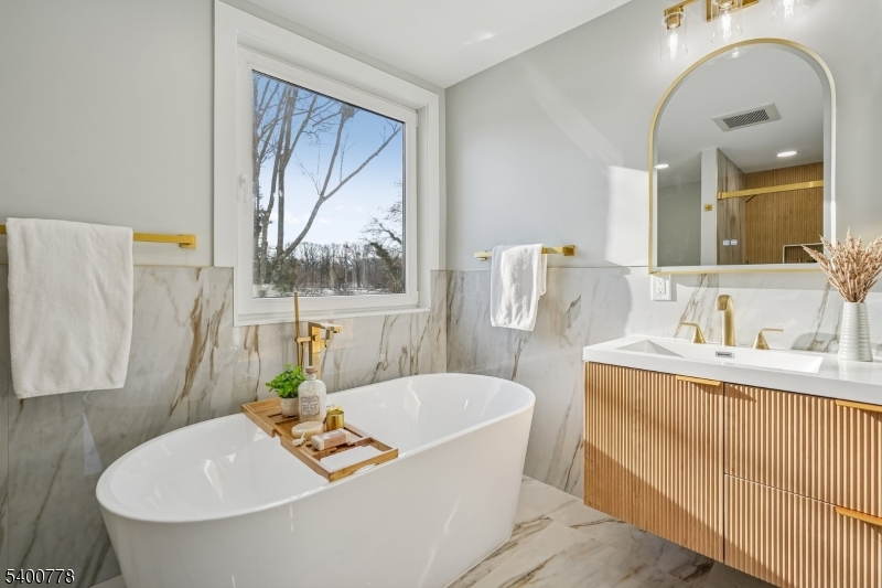 207 N SCOTCH PLAINS AVE