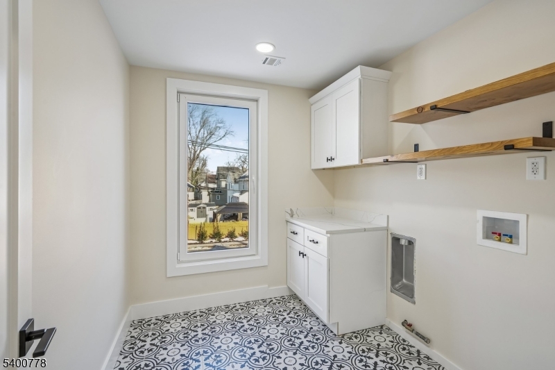 207 N SCOTCH PLAINS AVE