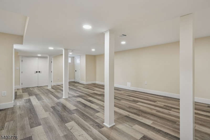 207 N SCOTCH PLAINS AVE