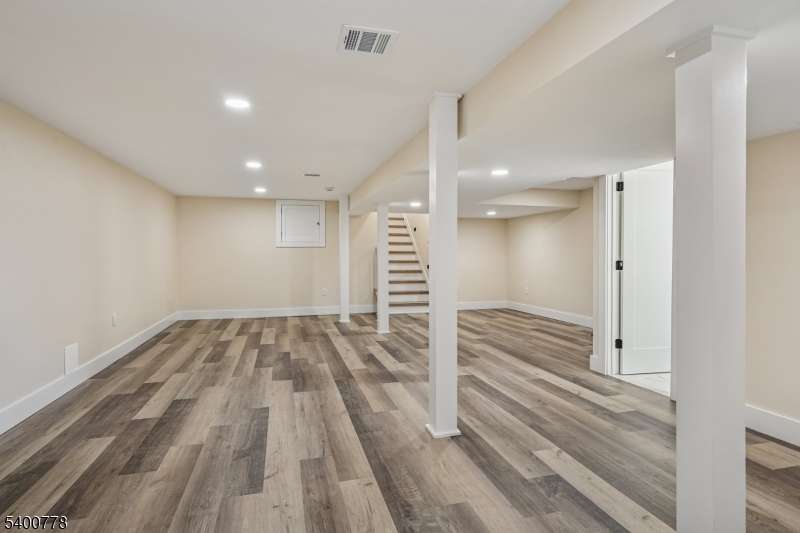 207 N SCOTCH PLAINS AVE