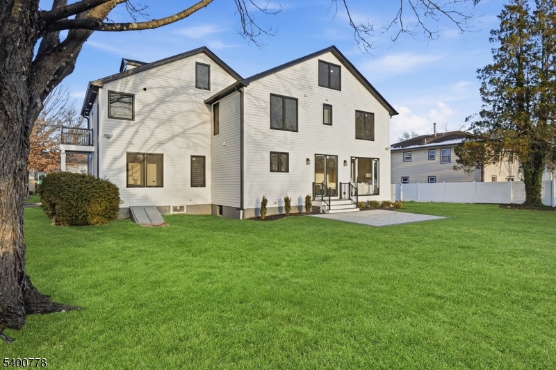 207 N SCOTCH PLAINS AVE