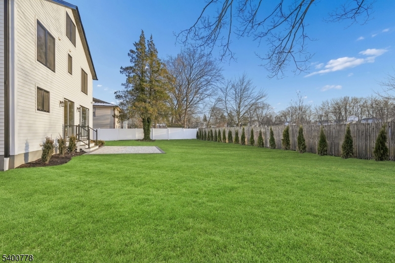 207 N SCOTCH PLAINS AVE