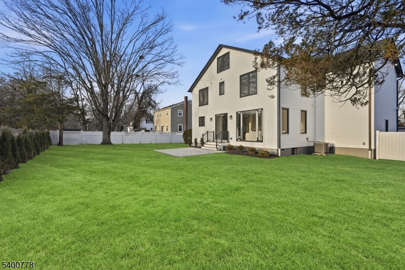 207 N SCOTCH PLAINS AVE