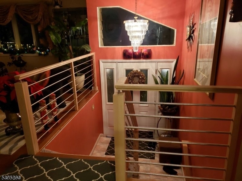 635 Bloomingdale Ave